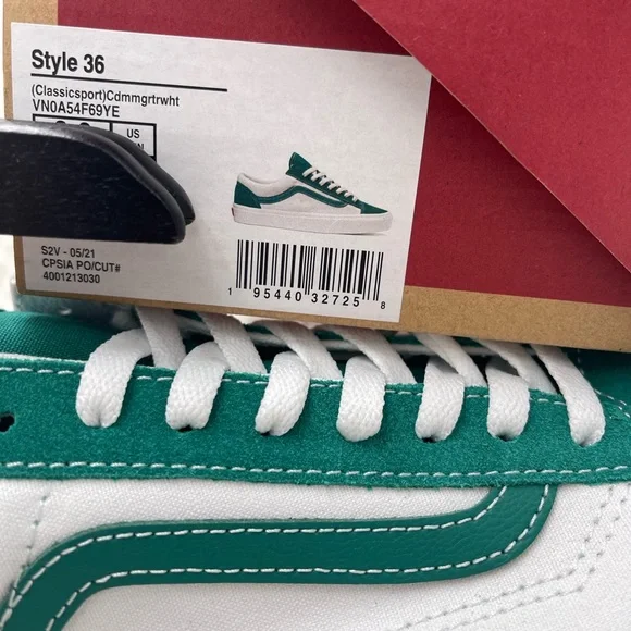 Vans WMNS Style 36 'Classic Sport -
Cadmium Green Sneakers
VN0A54F69YE - Picture 16 of 16